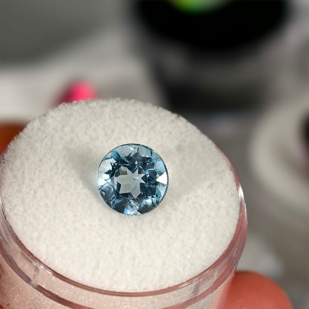 2.85ct Blue Topaz Round Cut Gemstone